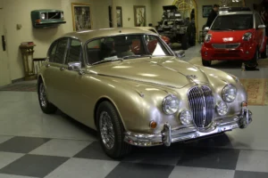 Jaguar MKII Beacham